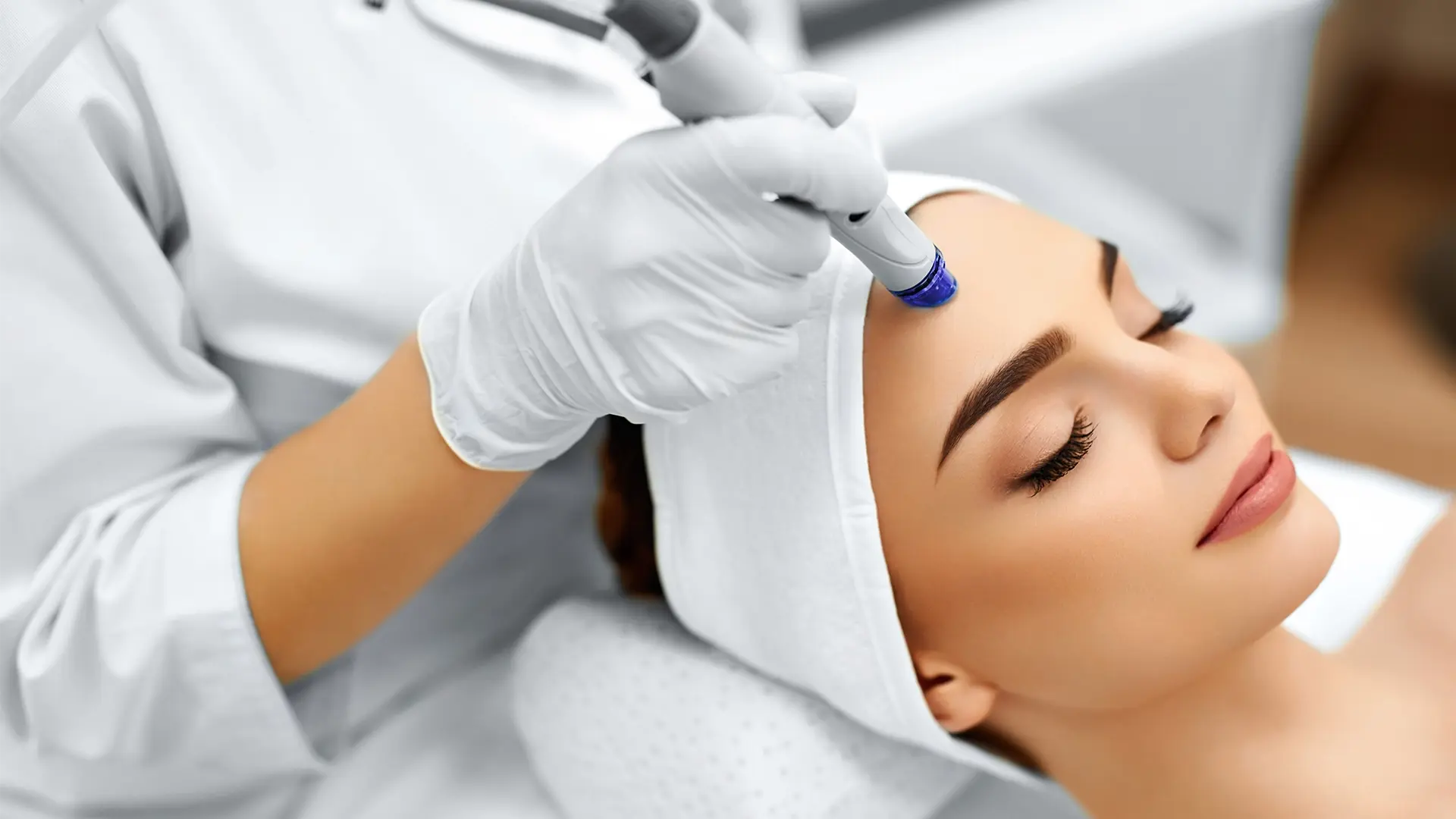Microdermabrasion facial treatment at Alicia Beauty